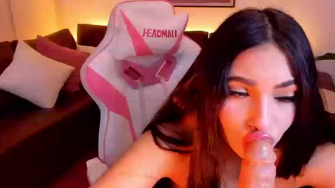 Snapshot of liahjhons chatting on September 2025 01:06:02 AM Liah online show from September 2025 01:06:02 AM