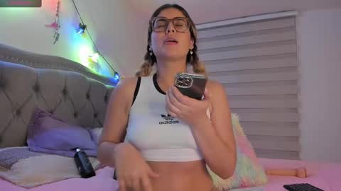 Lia  online show from February 2025 04:11:02 AM