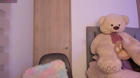 Lia  online show from October 2025 11:46:02 PM