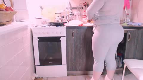 miss Lia  colection for travel online show from December 2024 06:05:01 PM