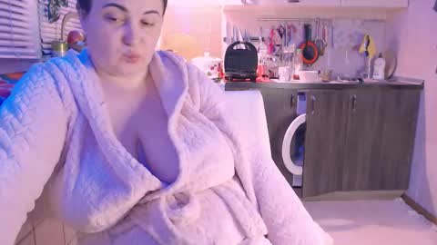 miss Lia  colection for travel online show from February 2025 12:04:01 AM