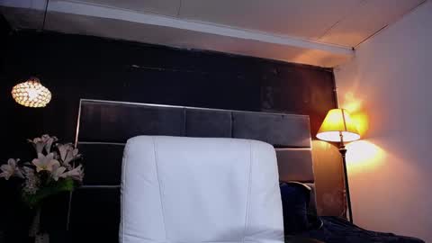 Liam online show from November 2025 07:28:01 PM