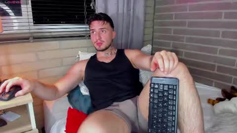 Snapshot of liam_oficial chatting on July 2026 03:43:01 AM liam online show from July 2026 03:43:01 AM