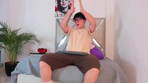 Call me Lian online show from March 2026 12:09:01 PM