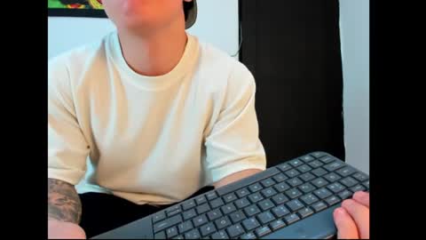 Snapshot of liam_saint chatting on June 2026 12:20:01 PM Call me Lian online show from June 2026 12:20:01 PM