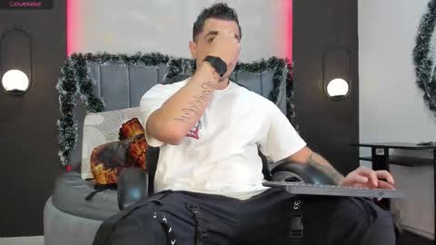 Liam online show from November 2025 10:12:01 PM