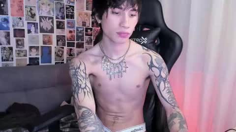 Snapshot of liamelf chatting on March 2025 07:27:02 AM Liam online show from March 2025 07:27:02 AM