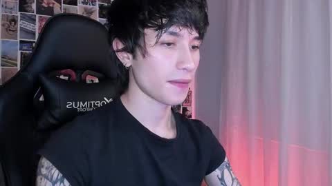 Snapshot of liamelf chatting on March 2025 09:36:02 AM Liam online show from March 2025 09:36:02 AM