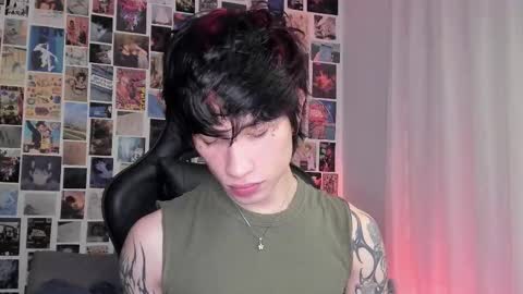 Snapshot of liamelf chatting on September 2025 06:03:01 AM Liam online show from September 2025 06:03:01 AM