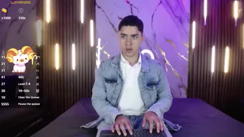 Snapshot of liamnovak chatting on November 2025 12:15:02 PM Liam online show from November 2025 12:15:02 PM