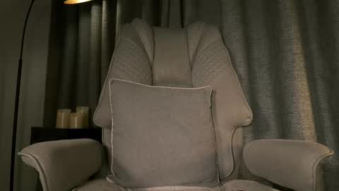 lianewhite online show from February 2026 01:20:01 AM