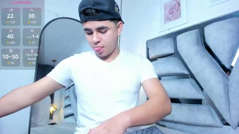 lianfox_ online show from February 2026 12:33:01 PM