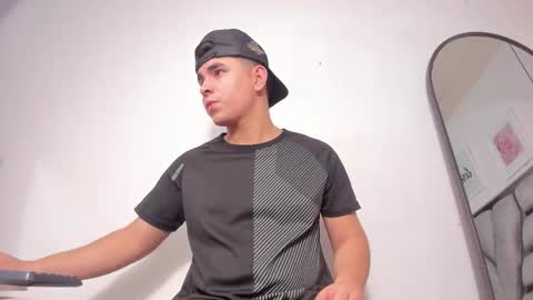 lianfox_ online show from February 2026 02:54:01 AM