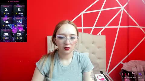 Lia Roberts online show from December 2024 12:41:01 PM