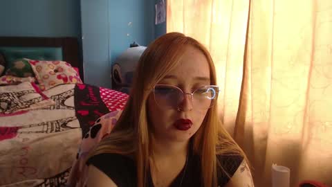 Lia Roberts online show from February 2025 03:05:01 PM