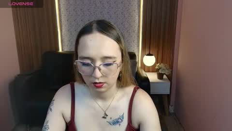 Snapshot of liaroberts1 chatting on May 2026 01:53:01 PM Lia Roberts online show from May 2026 01:53:01 PM