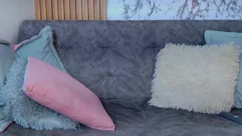 liaross online show from October 2025 02:20:01 AM