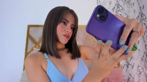 Snapshot of liaruso chatting on April 2026 05:10:02 PM liaross online show from April 2026 05:10:02 PM