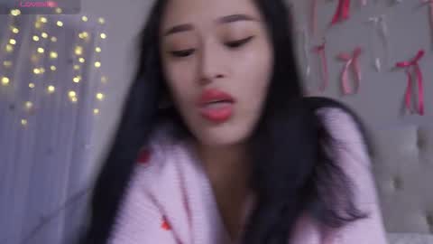 Snapshot of liavee chatting on February 2026 12:25:02 AM Lia online show from February 2026 12:25:02 AM