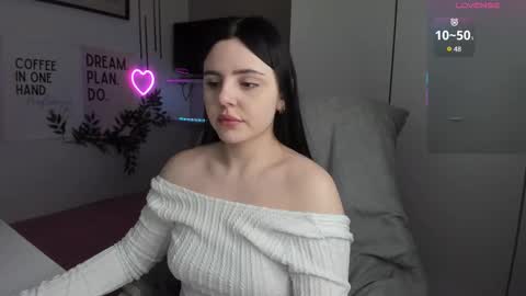 Lia online show from November 2025 08:36:02 AM