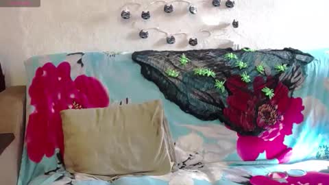 Snapshot of licablack chatting on October 2025 08:37:01 AM LicaBlack online show from October 2025 08:37:01 AM