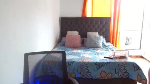 Snapshot of licy_klein chatting on May 2026 06:28:02 PM Isa online show from May 2026 06:28:02 PM