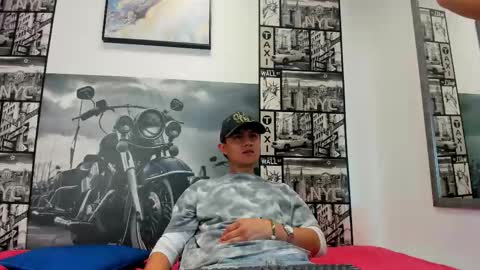 light_haze online show from December 2025 03:54:01 PM