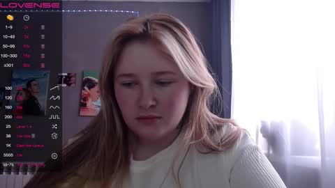 light_lunaa online show from November 2025 07:50:01 AM