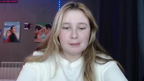 light_lunaa online show from November 2025 03:36:02 PM