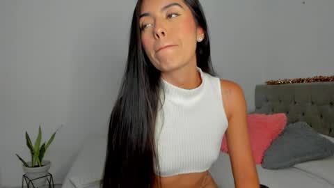 Snapshot of lightshine_ chatting on May 2026 01:56:01 AM Maddie online show from May 2026 01:56:01 AM