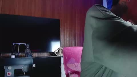 Snapshot of liiaam_lee_ chatting on December 2025 10:48:01 PM Daniel online show from December 2025 10:48:01 PM