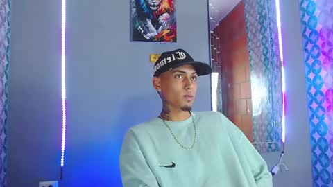 Snapshot of liiaam_lee_ chatting on April 2026 11:25:01 PM Daniel online show from April 2026 11:25:01 PM