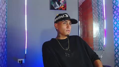 Snapshot of liiaam_lee_ chatting on April 2026 11:02:01 PM Daniel online show from April 2026 11:02:01 PM