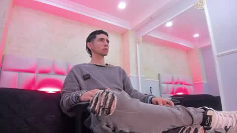 Snapshot of liiamhudson_ chatting on February 2025 04:15:01 AM L I I A M online show from February 2025 04:15:01 AM