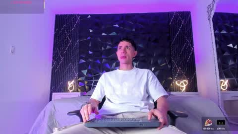 Snapshot of liiamhudson_ chatting on March 2025 01:48:01 PM L I I A M online show from March 2025 01:48:01 PM