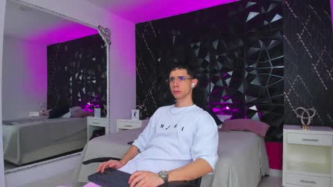 Snapshot of liiamhudson_ chatting on September 2025 05:12:02 PM L I I A M online show from September 2025 05:12:02 PM