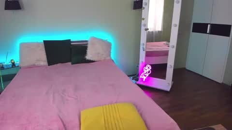 Lika online show from February 2025 11:19:02 AM