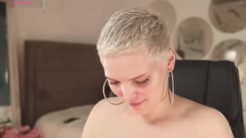 likaaberry online show from September 2025 04:20:02 PM