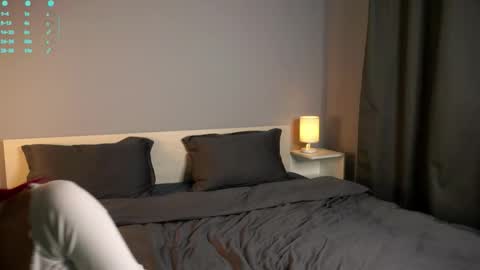 Emi online show from November 2025 01:00:01 PM