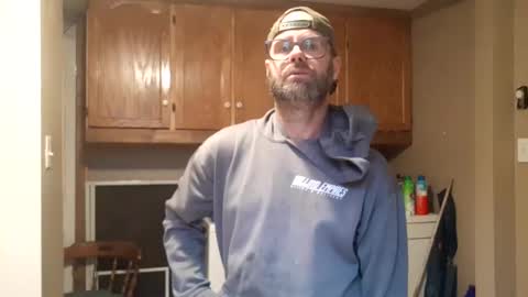 St pierre online show from November 2025 05:36:02 PM