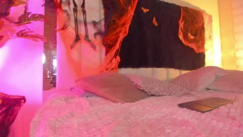 Snapshot of lil_hanna18 chatting on November 2025 10:39:02 AM Hanna online show from November 2025 10:39:02 AM