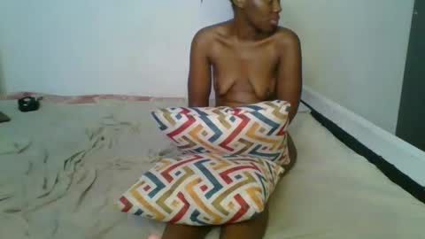 Snapshot of lil_meg chatting on February 2026 11:49:02 PM lil_meg online show from February 2026 11:49:02 PM