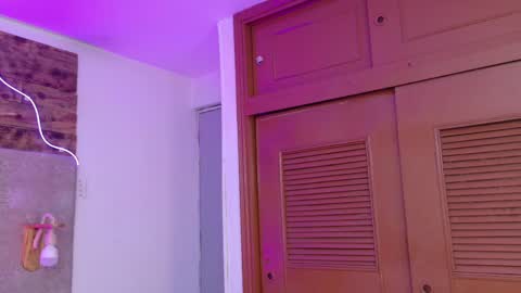 Snapshot of lil_moon1 chatting on April 2026 01:41:01 PM bri online show from April 2026 01:41:01 PM