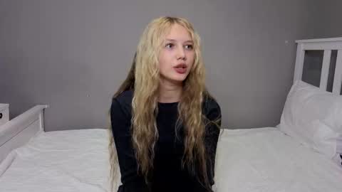 Emma online show from November 2025 09:42:02 AM