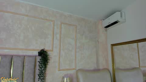 lila bailey  online show from September 2025 07:35:02 PM