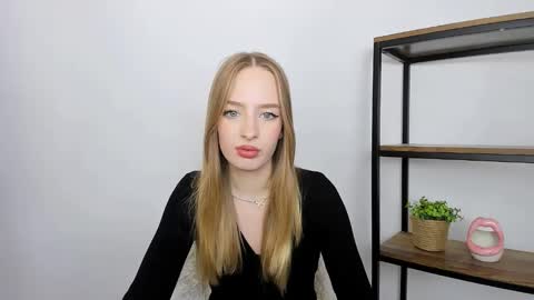 LiliaDesire online show from December 2024 04:06:01 PM