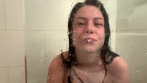 Snapshot of lilbbyily1 chatting on April 2026 04:15:01 AM Libby online show from April 2026 04:15:01 AM