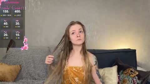 Lili online show from November 2025 09:30:01 AM