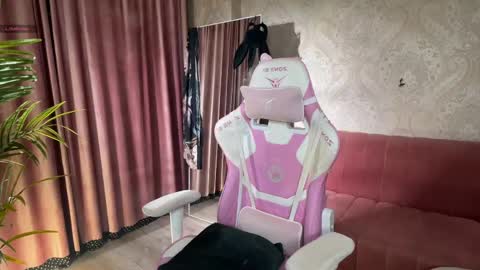 Lili online show from April 2026 11:48:01 AM