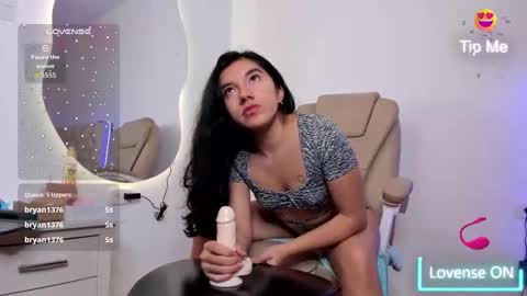 Lili  online show from September 2025 02:50:01 PM